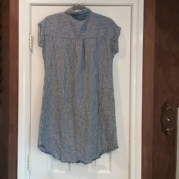 Francesca's Talia Striped Chambray Shift Dress - Picture 4 of 16